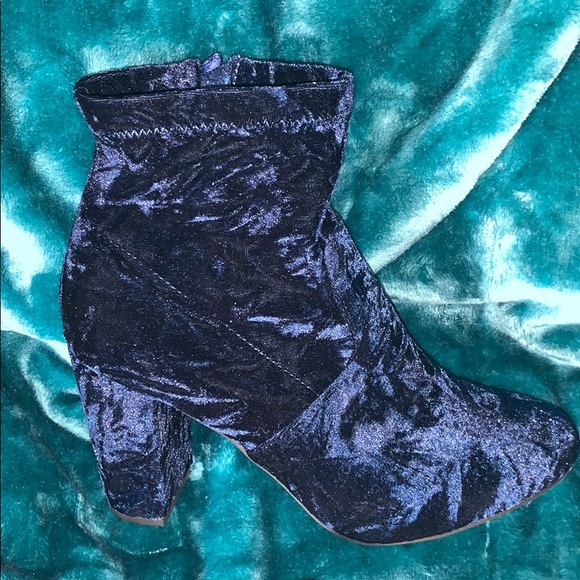 Lane Bryant Blue Crushed Velvet Heeled Booties - Picture 2 of 6